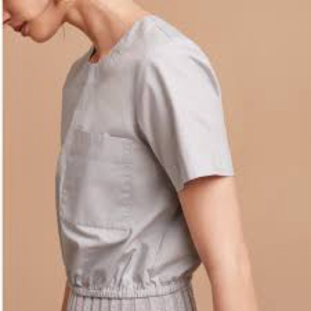 Aritzia WILFRED Lausanne- Light Gray Short Sleeve Top